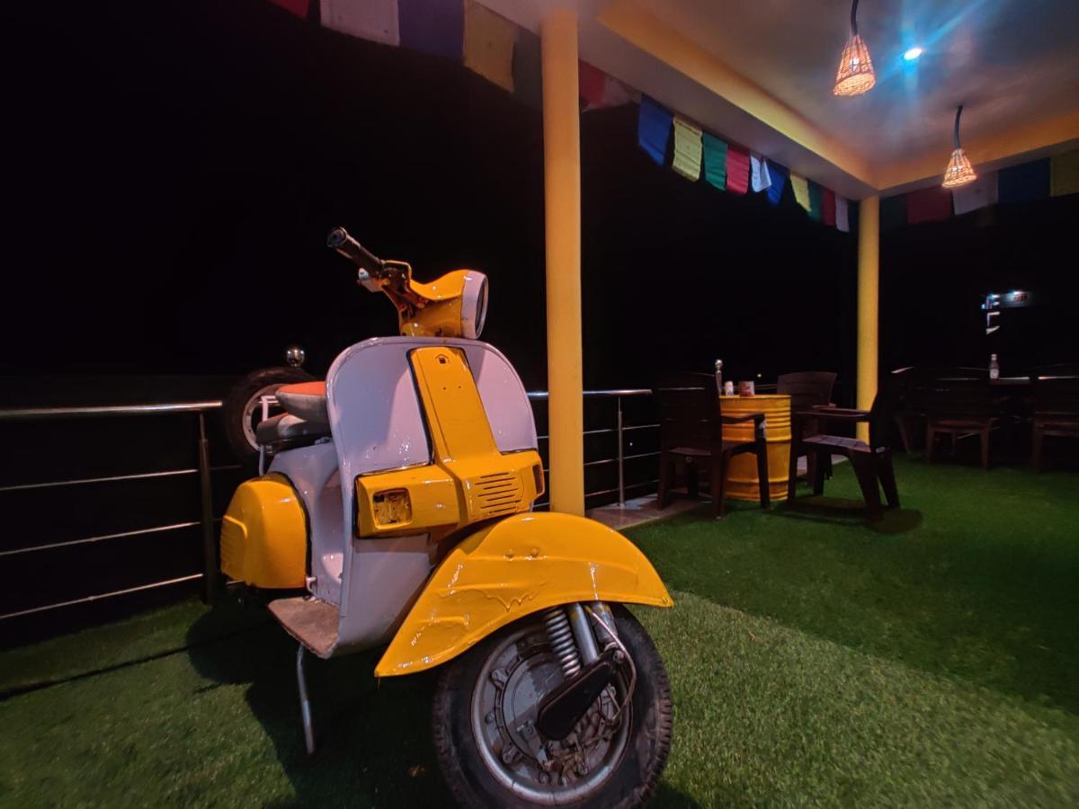 Nomads Hostel Tosh ภายนอก รูปภาพ