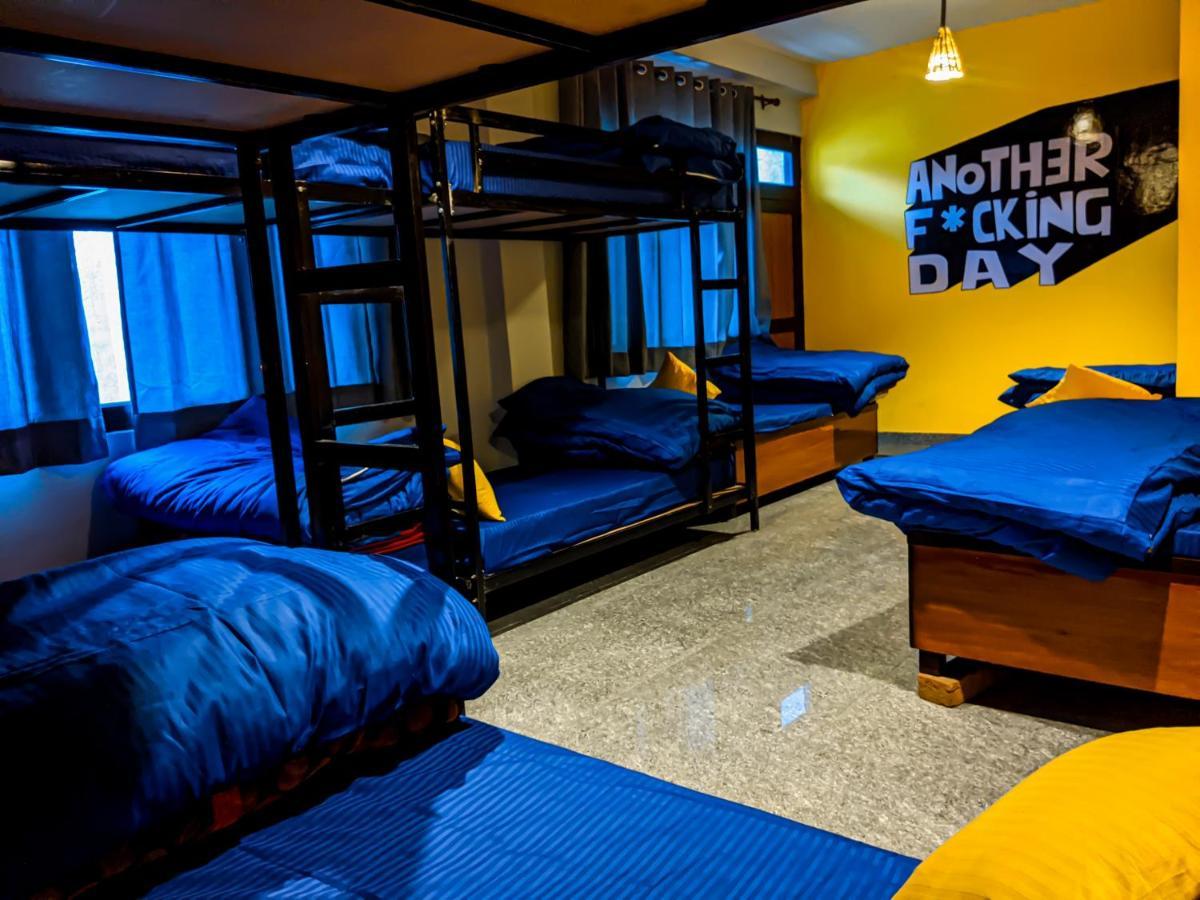 Nomads Hostel Tosh ภายนอก รูปภาพ