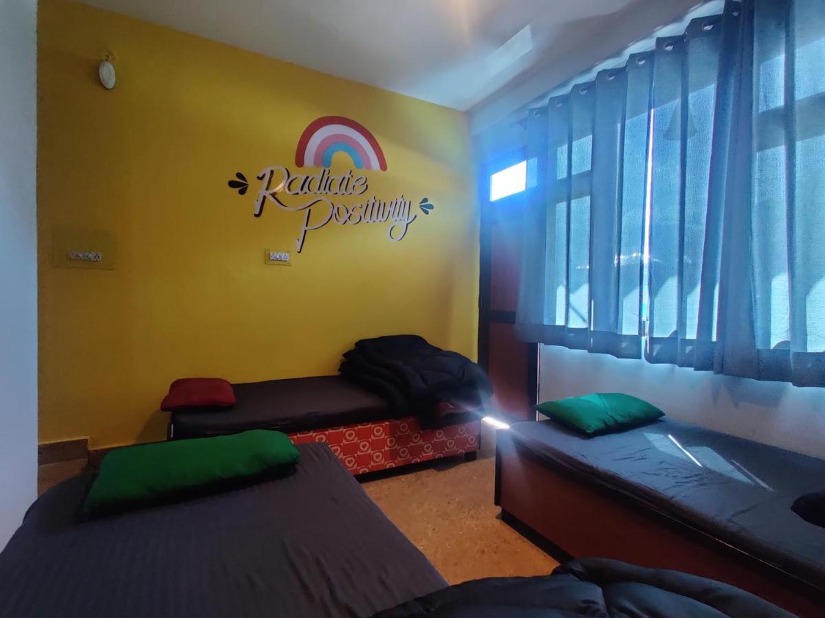 Nomads Hostel Tosh ภายนอก รูปภาพ