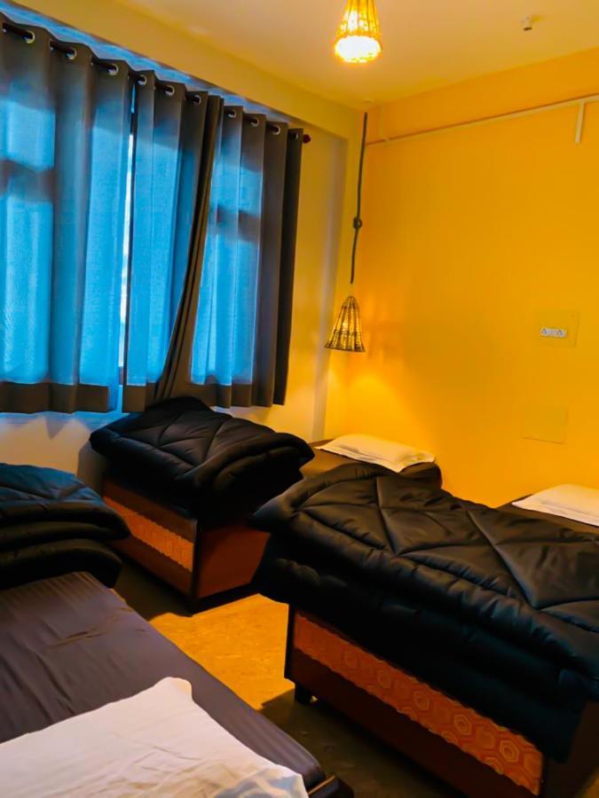 Nomads Hostel Tosh ภายนอก รูปภาพ