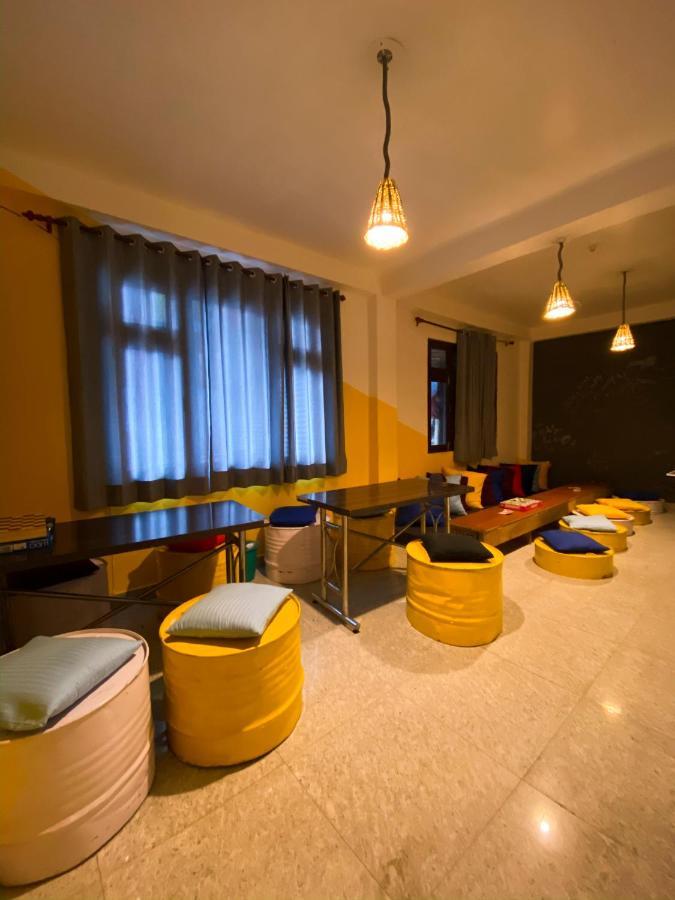 Nomads Hostel Tosh ภายนอก รูปภาพ